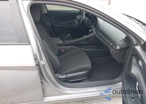 2024 Hyundai Elantra Sel from USA, damaged, VIN KMHLM4DG9RU795437